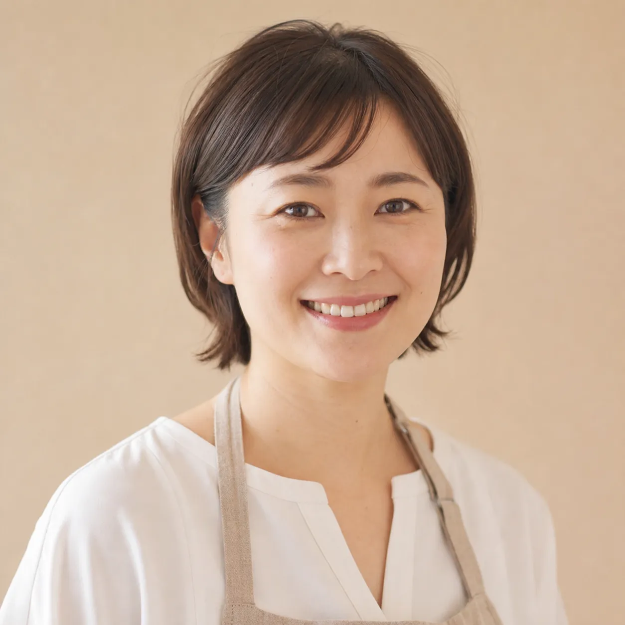 30代 / 主婦 / 女性の正面笑顔写真